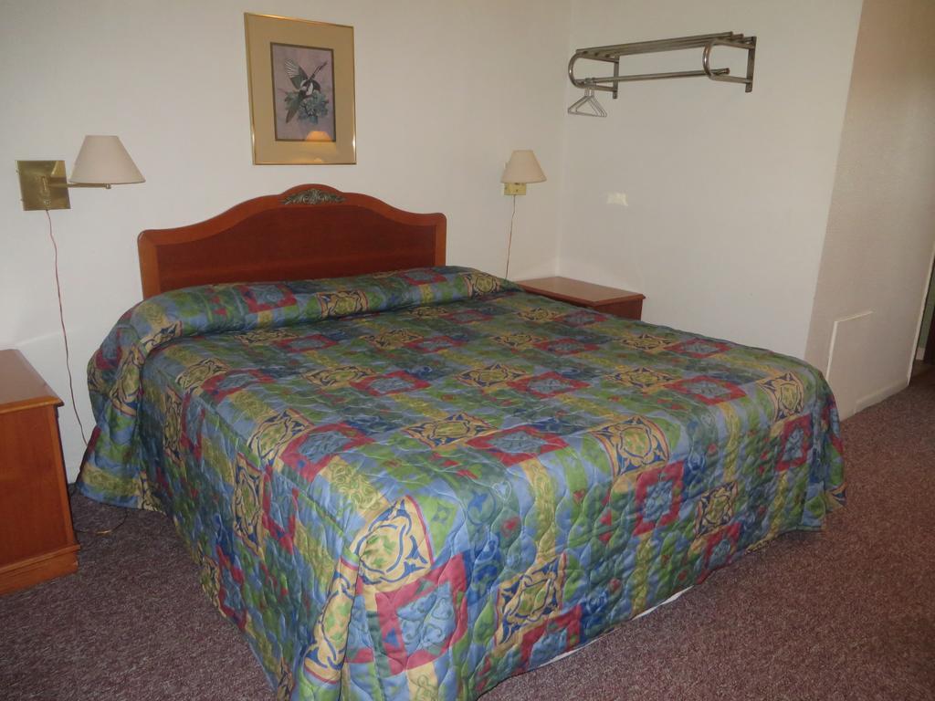 Best Budget Inn Carthage Rum bild